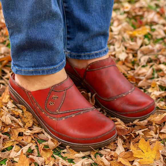 L'Artiste by Spring Step SZ 40/9 Chino Clogs Red NEW - Picture 1 of 9